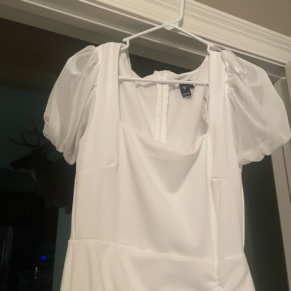 Windsor medium white long dress with sheer sleeves - Picture 2 of 4